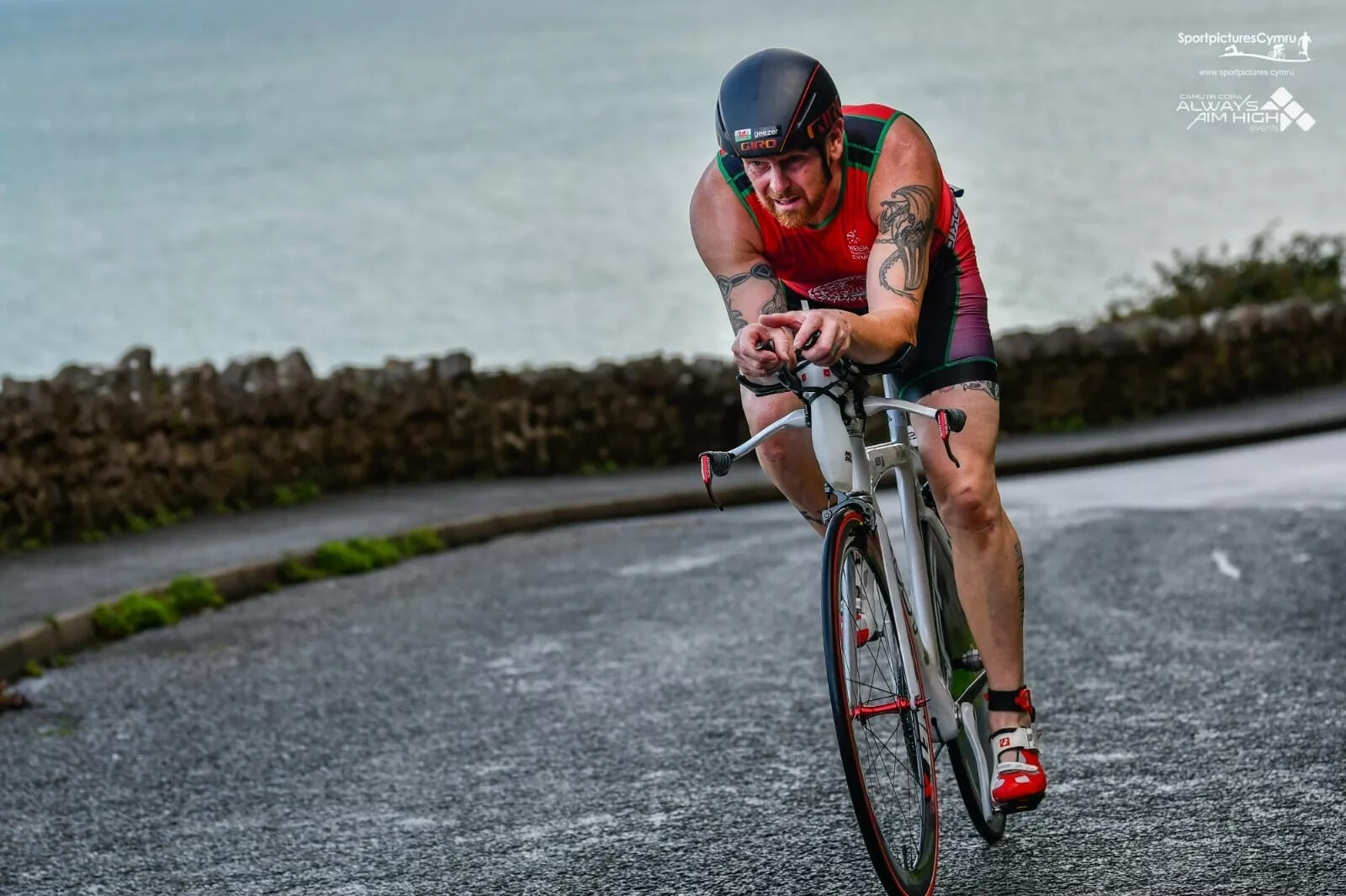 Run, ride, run along Llandudno’s spectacular coastline — a challenging yet achievable duathlon with closed rolling roads, a fast finish and classic seaside atmosphere.