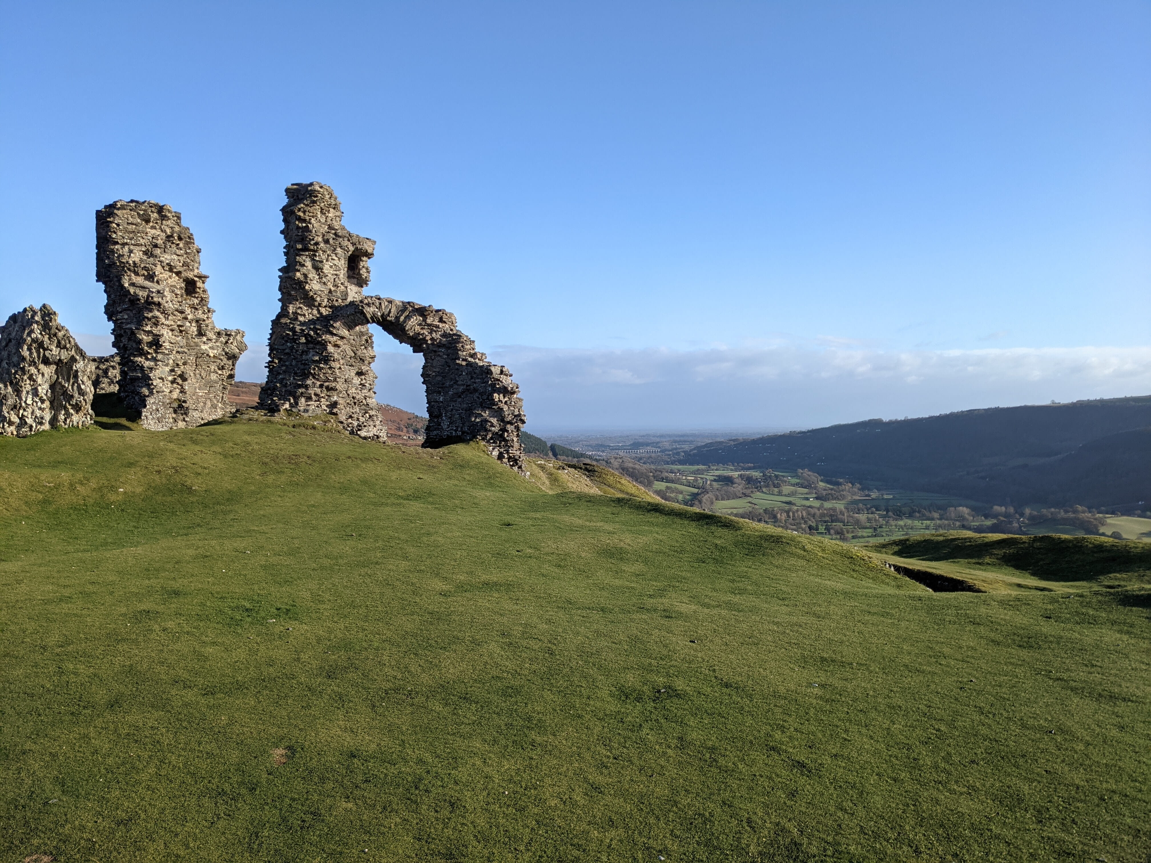 Explore the Eglwysegs