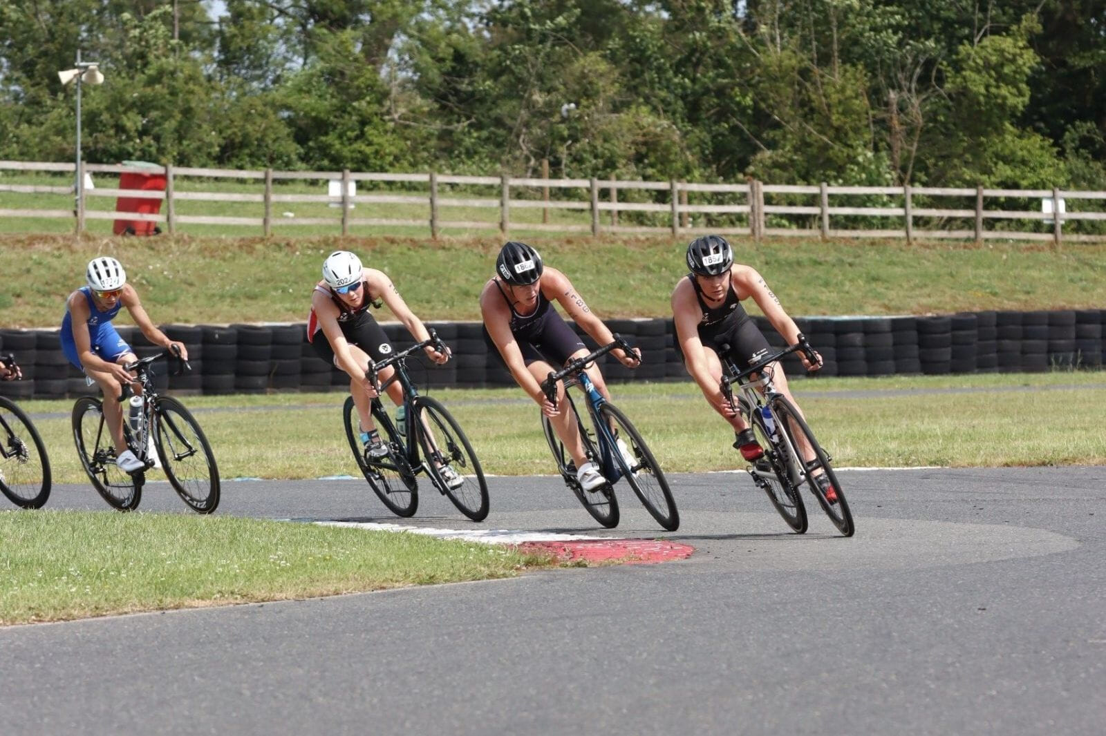 Mallory Park delivers a fast, unforgettable triathlon experience with smooth tarmac, a traffic-free circuit and a clean enclosed lake — an exhilarating, athlete-friendly venue for a Sprint Tri.