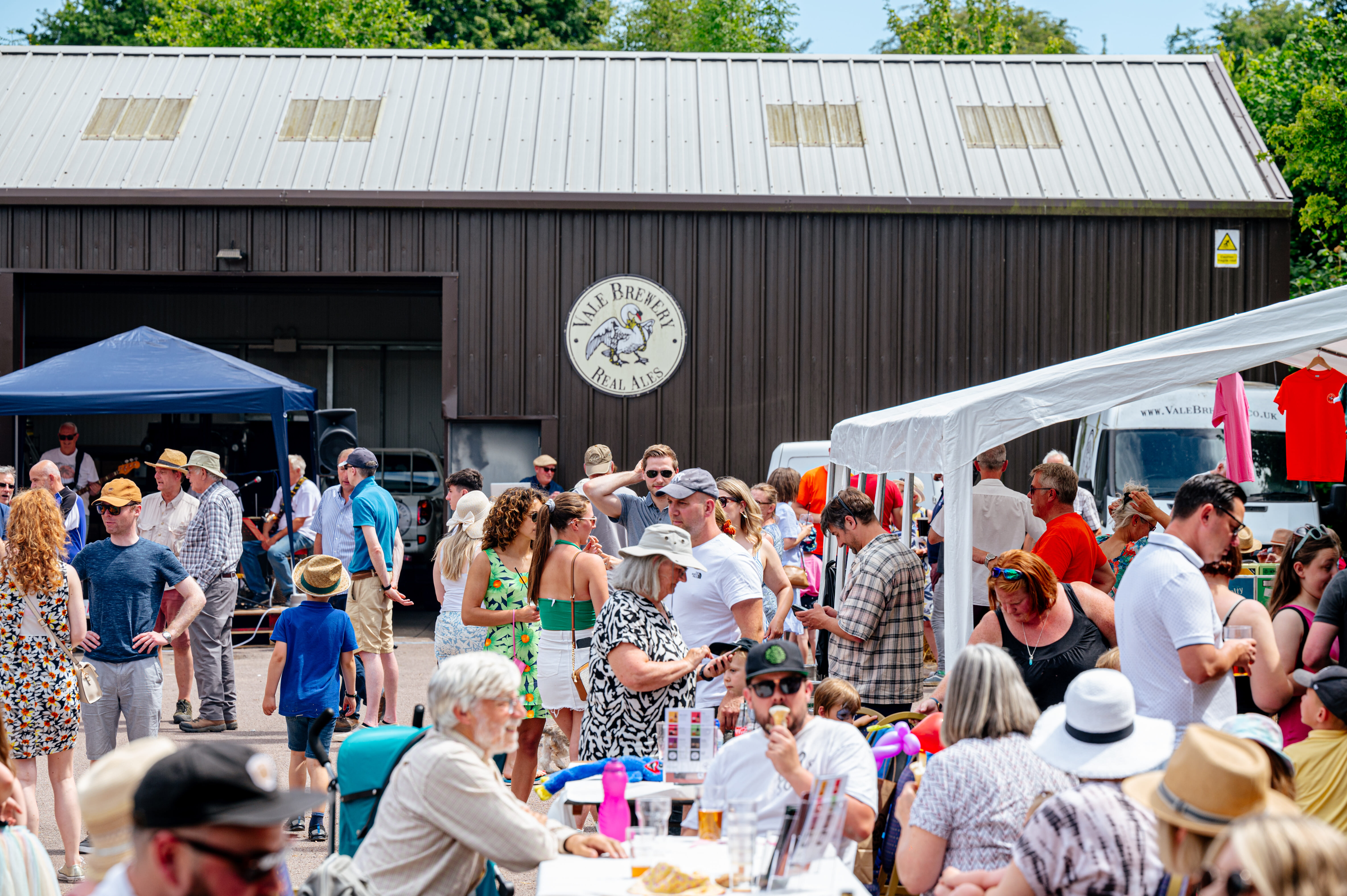 vale brewery summer bbq hires chris coulson 189