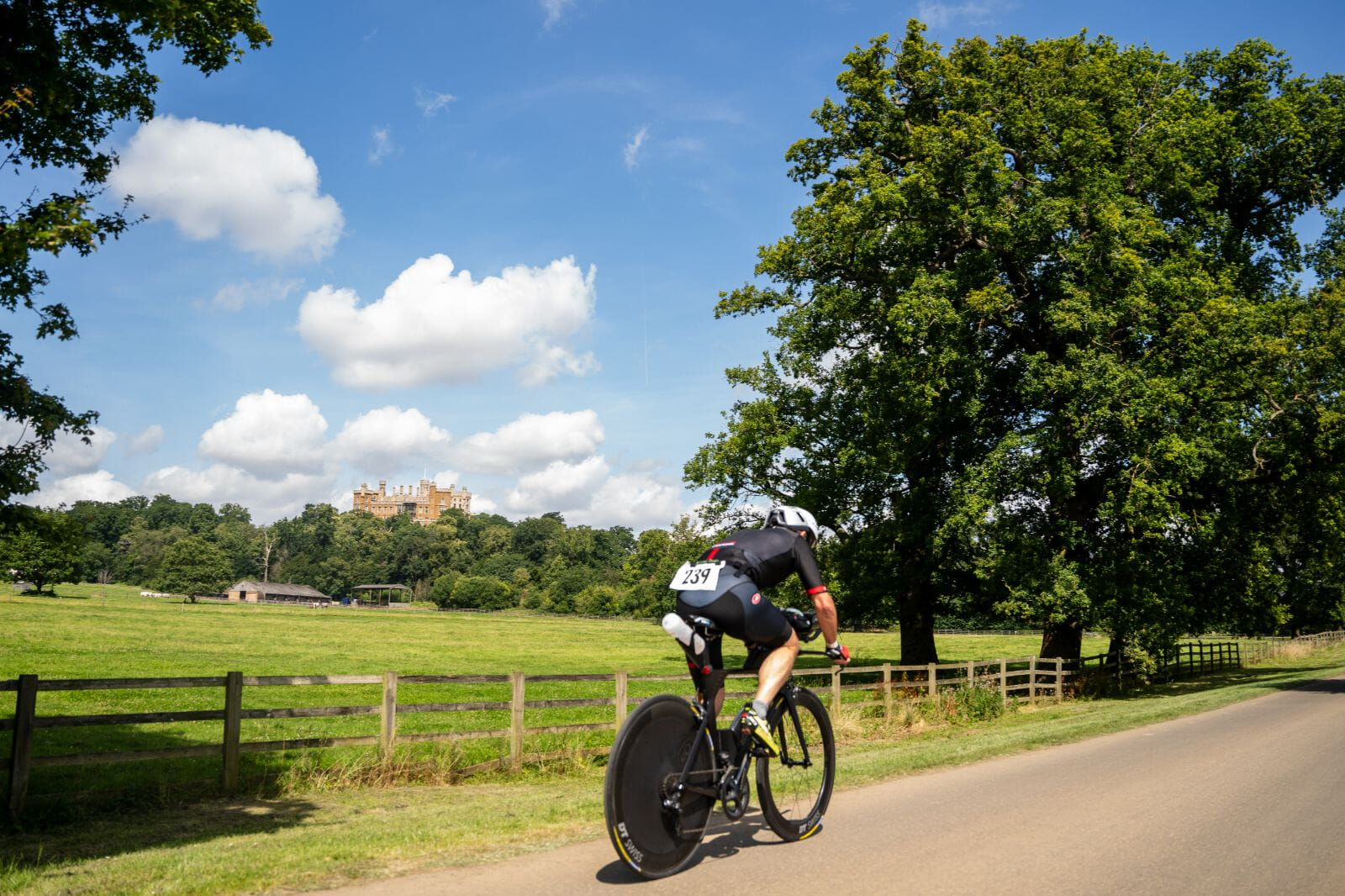 A jewel in the castle crown! Get active in the beautiful grounds and surrounding area of stunning Leicestershire in an Olympic Triathlon! Celebrate in the festival village afterwards.
