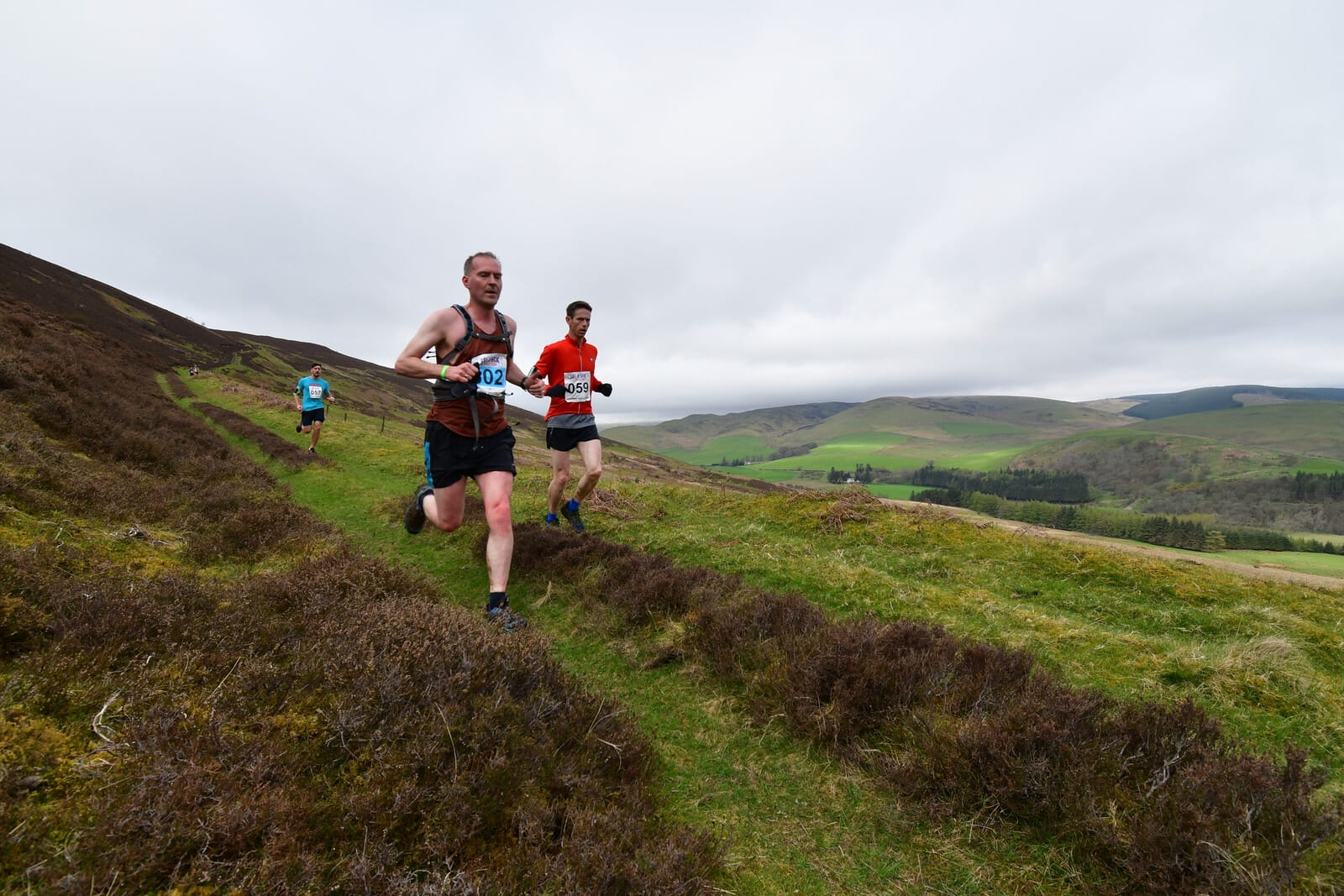 A testing route with climbs, descents, and panoramic vistas for those seeking a serious challenge, across remote trails demanding stamina, strength, and focus throughout the course.