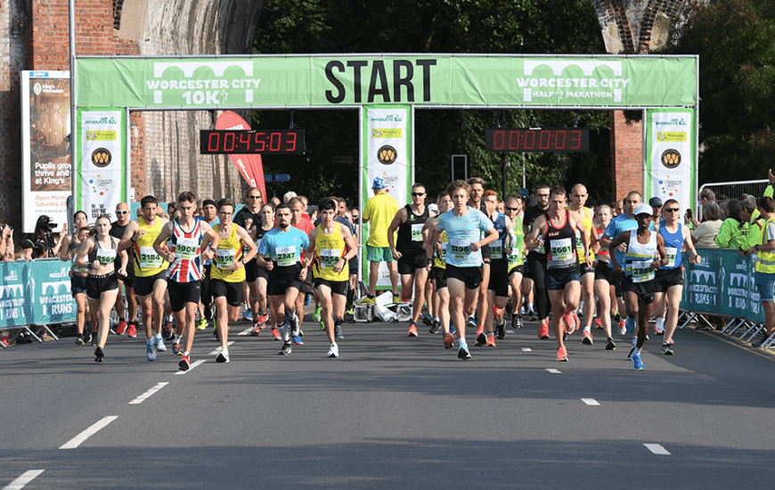Worcester City Runs 10K start line
