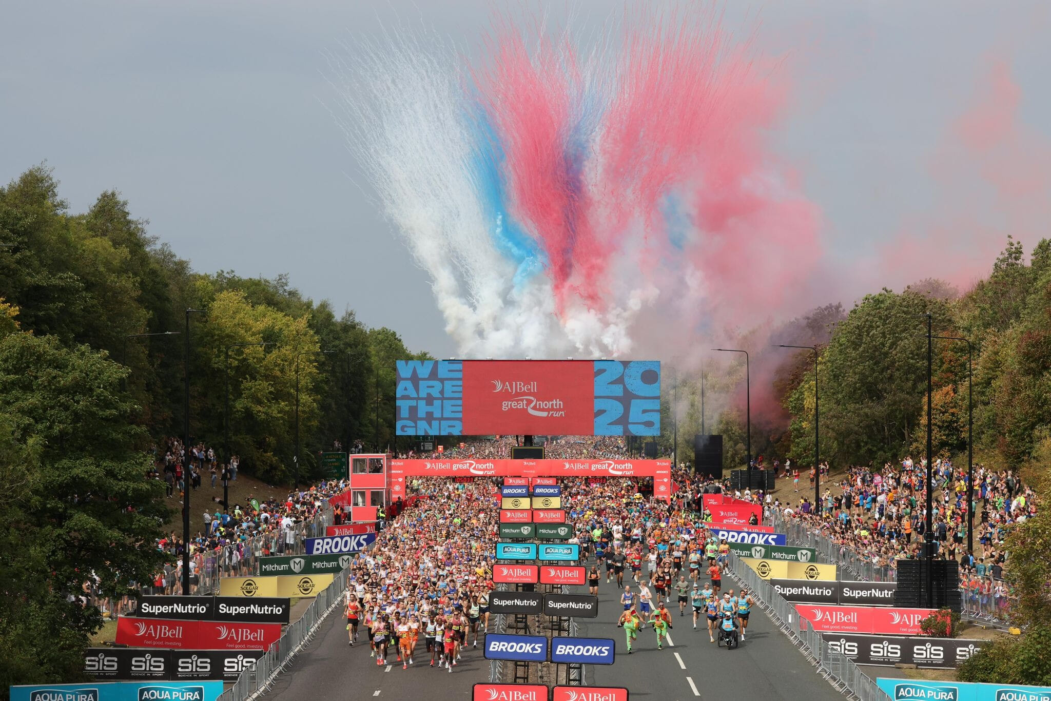 Join 60,000 runners at the world’s biggest and best half marathon with a ballot entry. Get the low-down on key dates, the route and race-day logistics, then secure your place on the iconic start line.