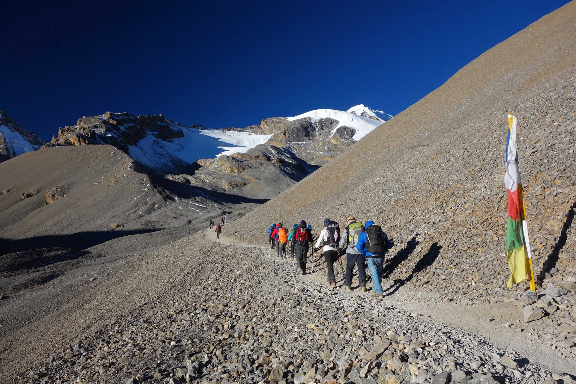 hikers in thorong during the annapurnas tour 52