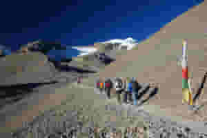 hikers in thorong during the annapurnas tour 52
