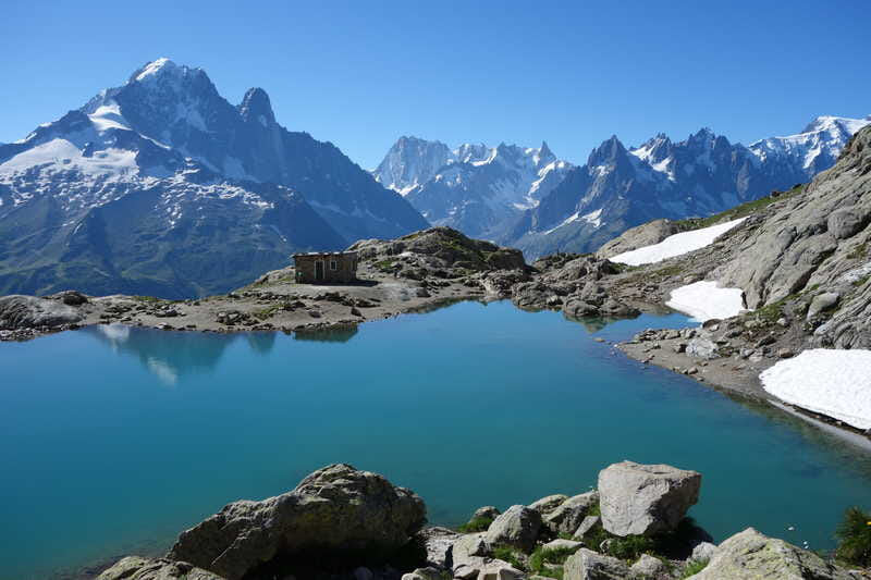 lac blanc in front of the mont blanc massif 966