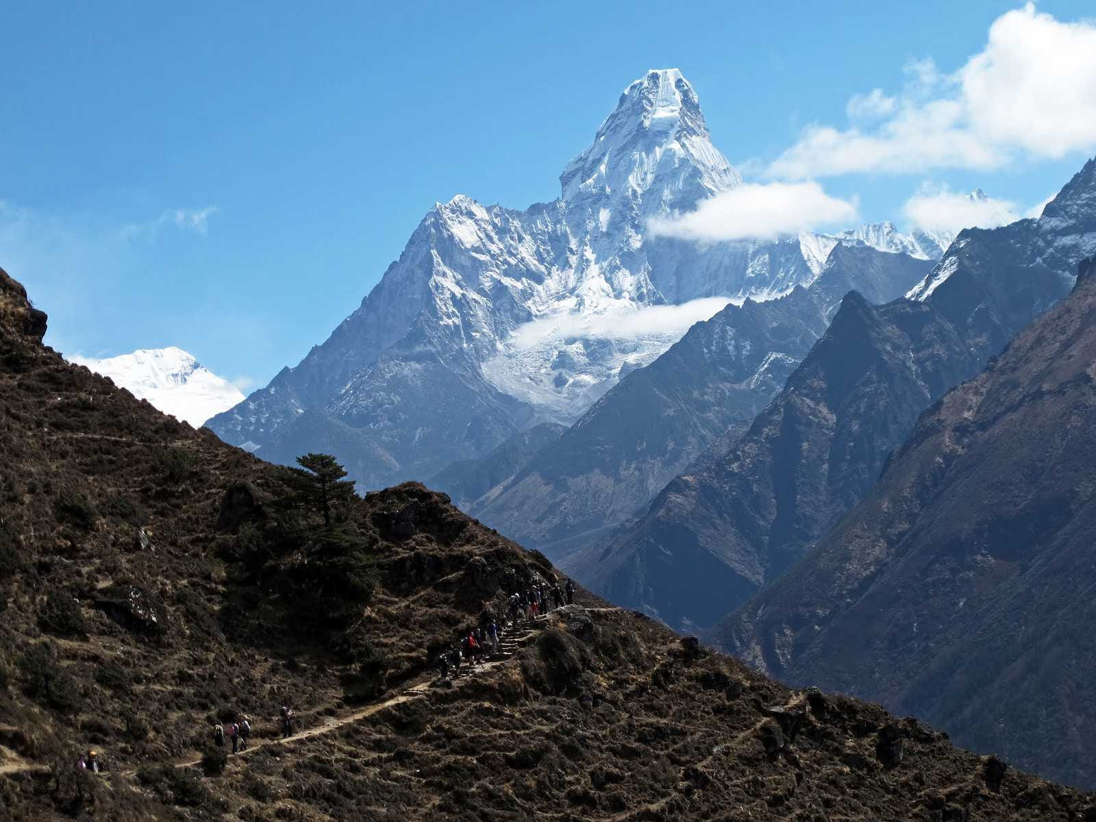 hikers with ama dablam in the background 1202