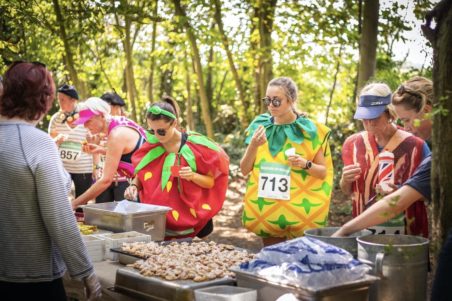 A 10K for those who prefer to just walk and enjoy the gourmet food and drink tasters along the way at a more leisurely pace. Children, dogs on leads and grandparents are very welcome!
