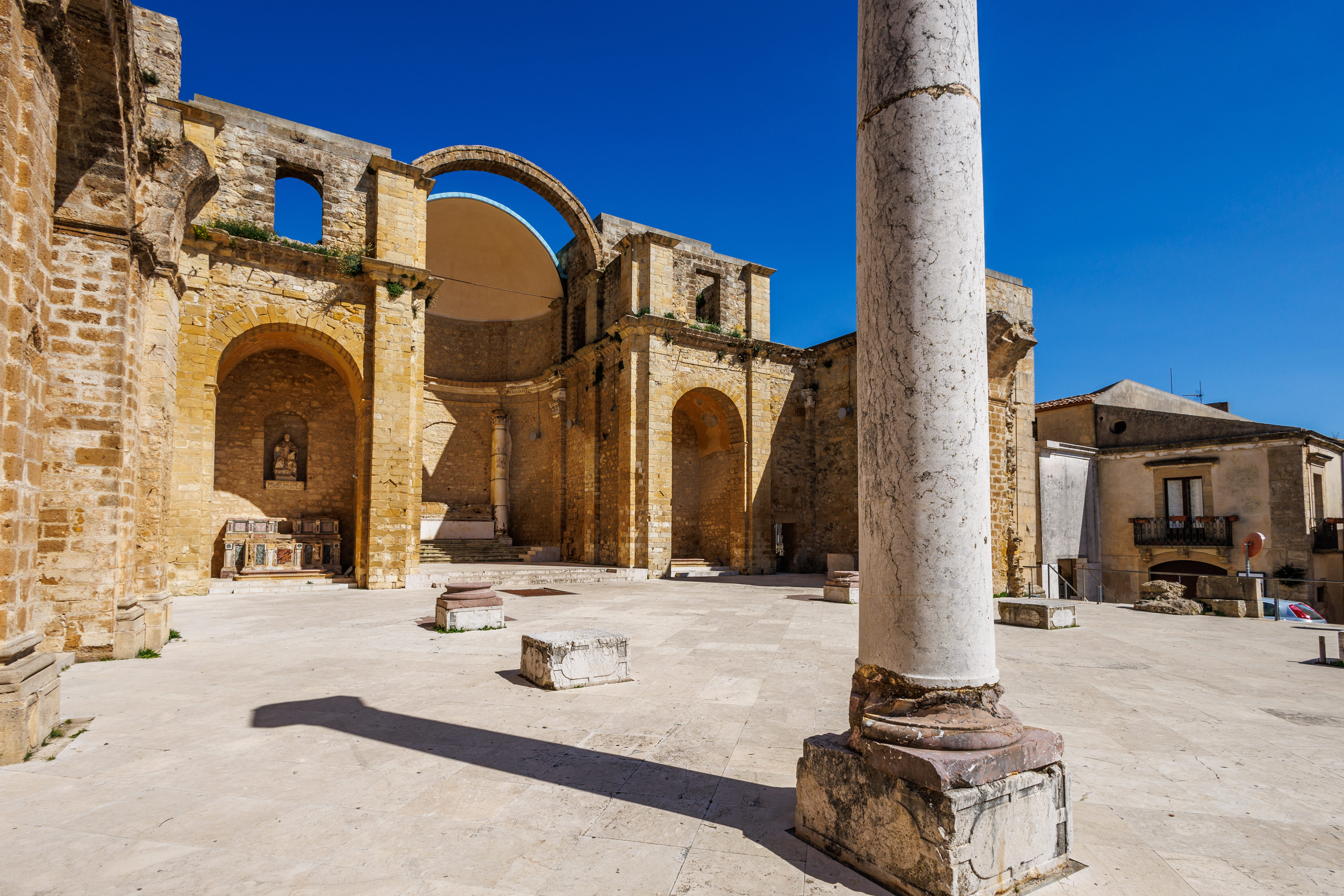 AdobeStock 652459144