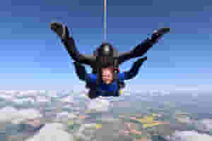 Skydive for Mind at an airfield near you, on a weekend of your choice, to help make sure no one faces a mental health problem alone. 