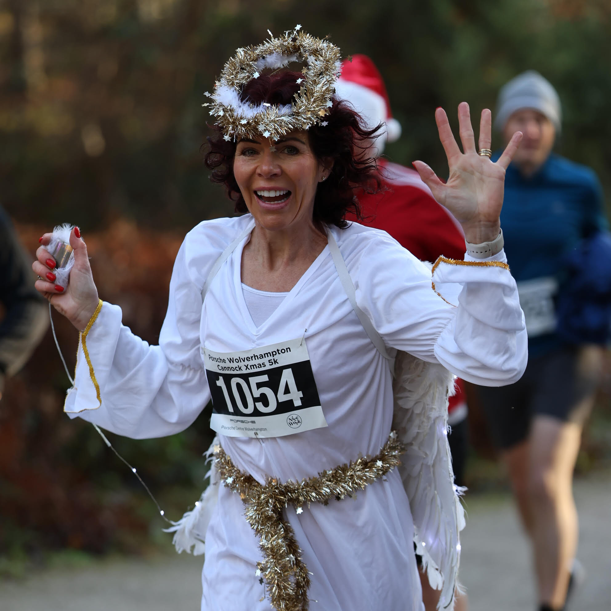 Grab those elf shoes and get festive! Put your legs to the test in this beautifully scenic, but challenging Christmas run. You'll enjoy looping around the lakes with your Santa hat on.