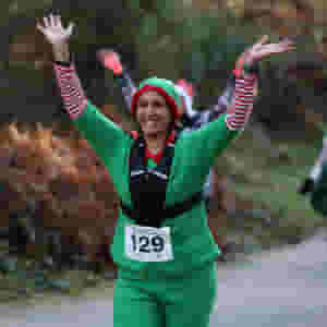 Grab those elf shoes and get festive! Put your legs to the test in this beautifully scenic, but challenging Christmas run. You'll enjoy looping around the lakes with your Santa hat on.