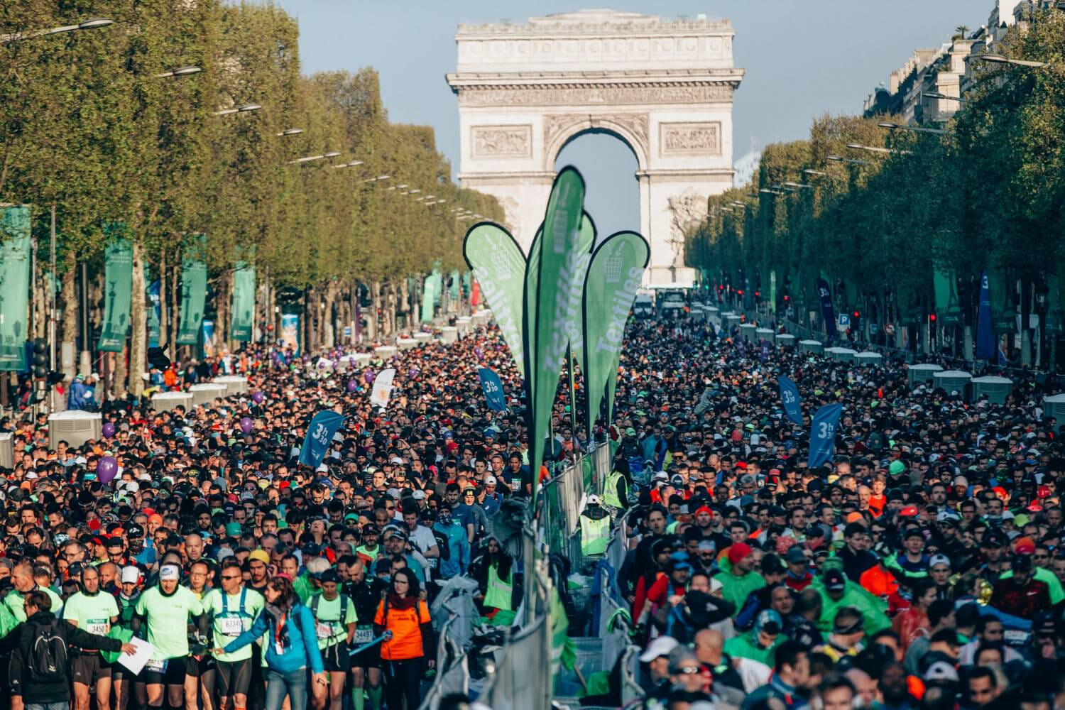 Join tens of thousands of people at the Paris Marathon