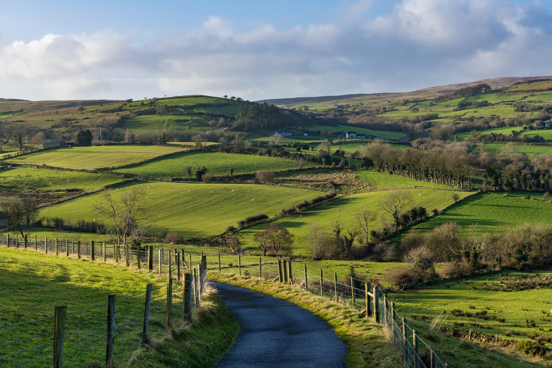 Epic climbs, stunning views, pedal with purpose. Power along Northern Ireland’s rugged Causeway Coast on two wheels, embracing big climbs, sweeping descents and breathtaking views on the Silver route.