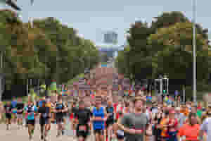 An iconic road race around Wales' capital offering a flat course from the castle to the marina and over the Cardiff Bay barrage! Charity runners, entertainment, huge crowd support and Event Village.