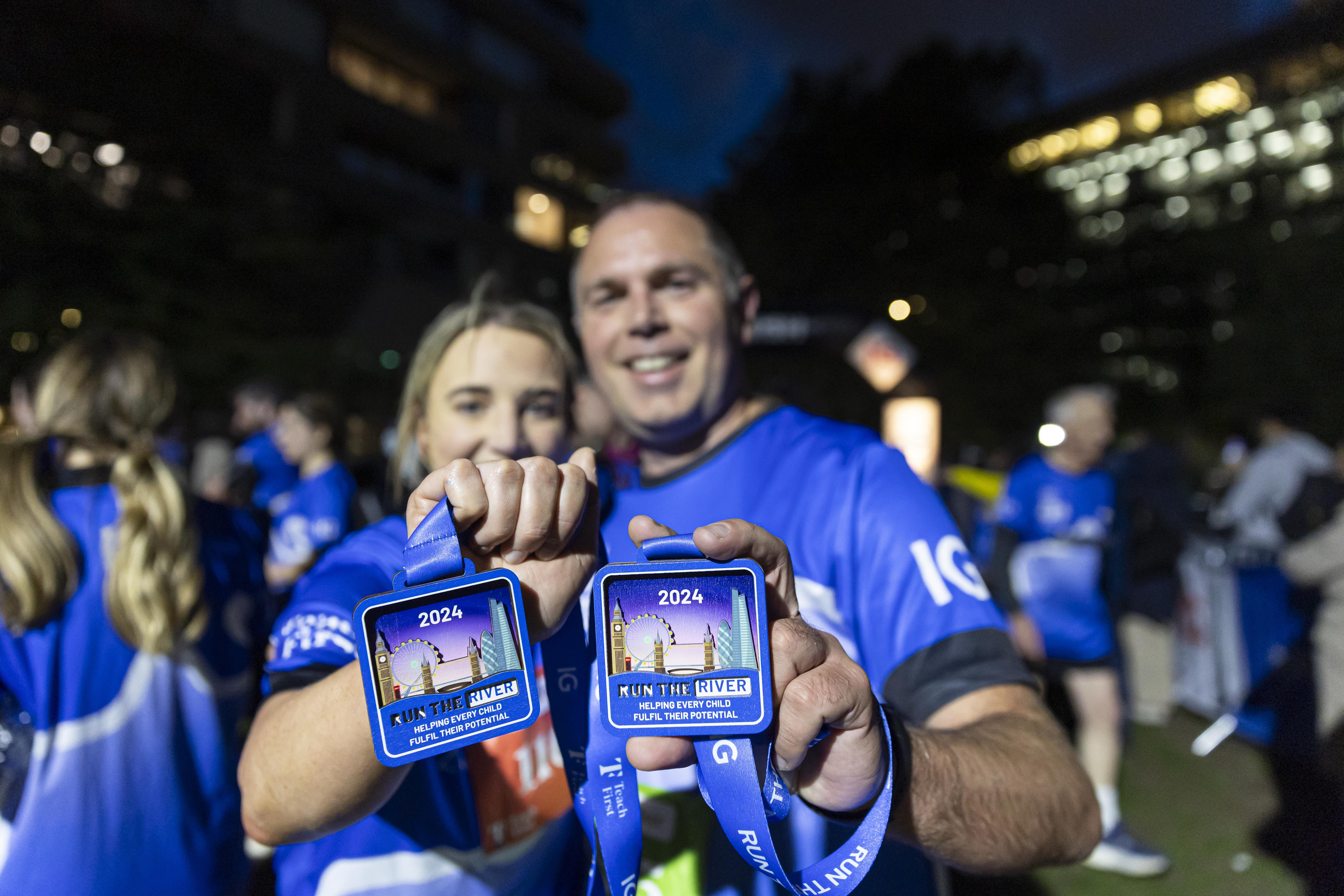 Participate in the evening 10km run along the Thames, passing by London's iconic landmarks against a twilight backdrop.