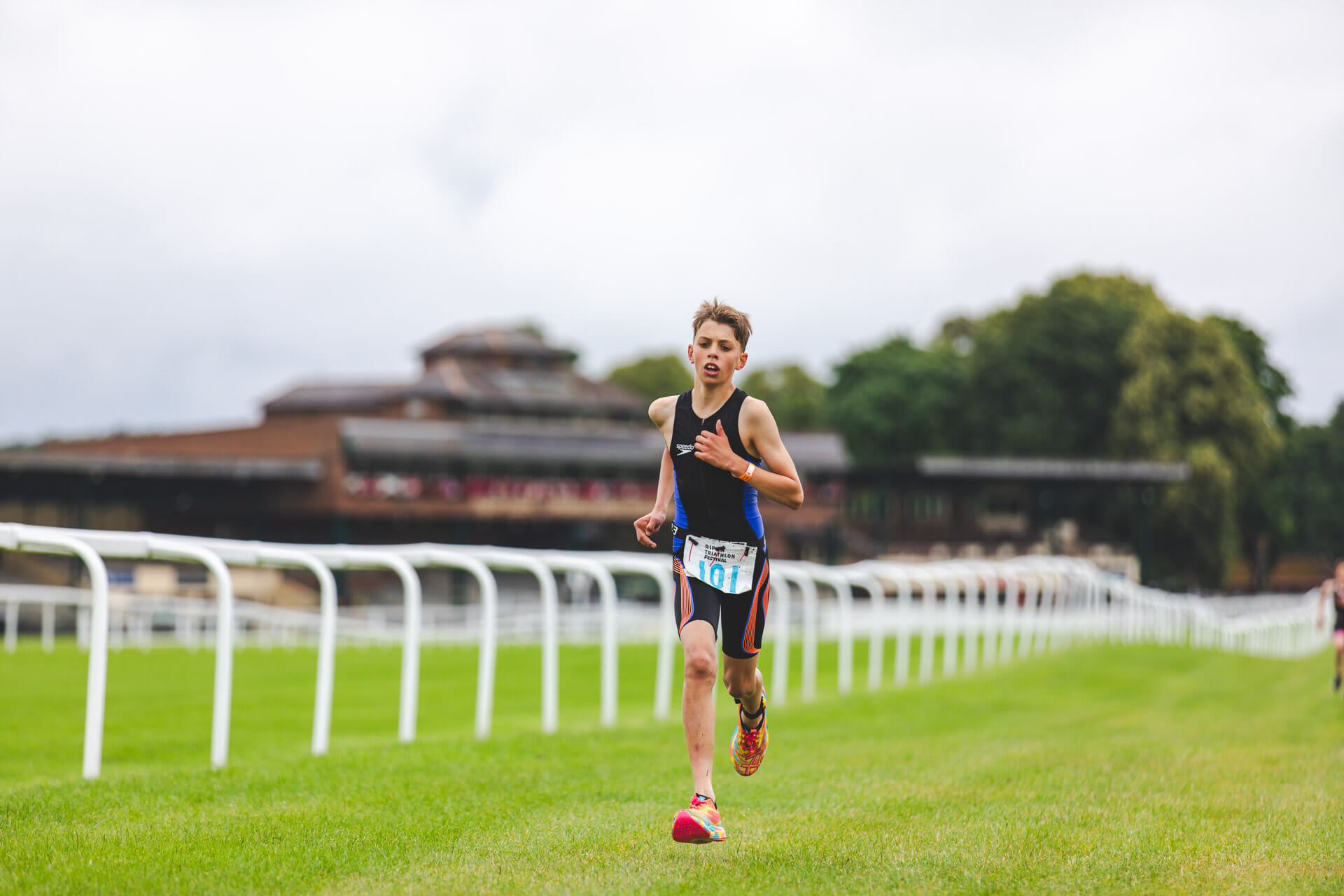 Ripon is unique as the only open-water junior racing in the Yorkshire series! So give your juniors the most exciting triathlon experience this year. Bike and run are traffic-free on grass surface.