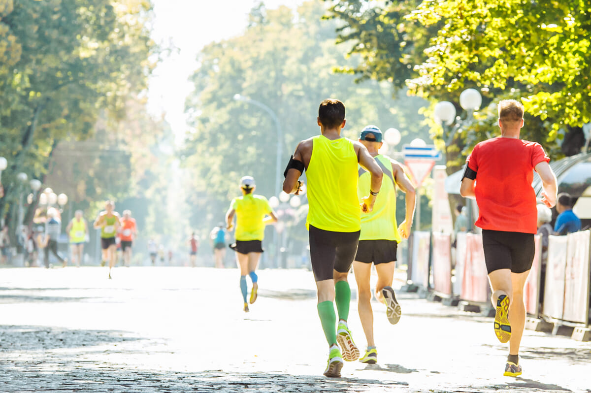 Marathon runners chasing a PB