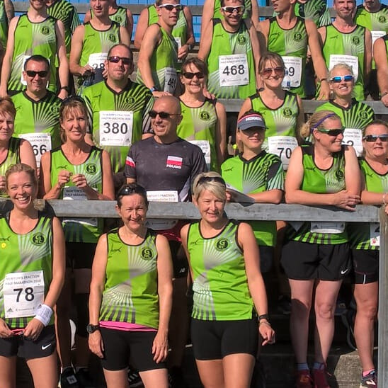 A group of road and cross-country runners in Lincolnshire who enjoy training, competing and socialising in equal measures!