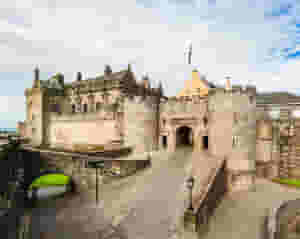 xstirling castle.webp.pagespeed.ic.JuLHScmved