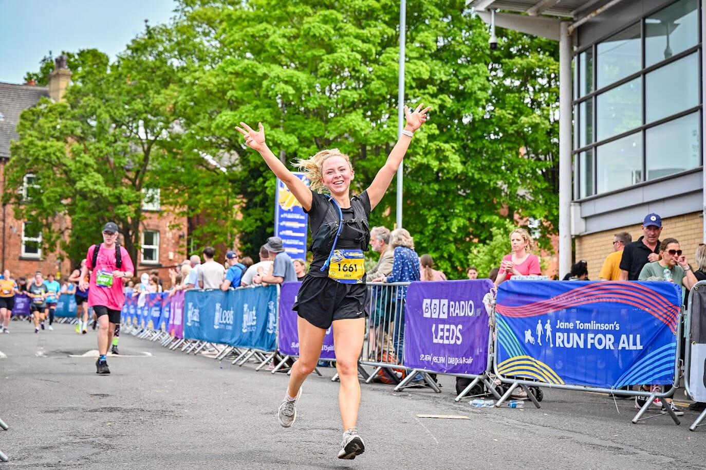 AGP1192RobBurrowLeedsMarathon2024 658